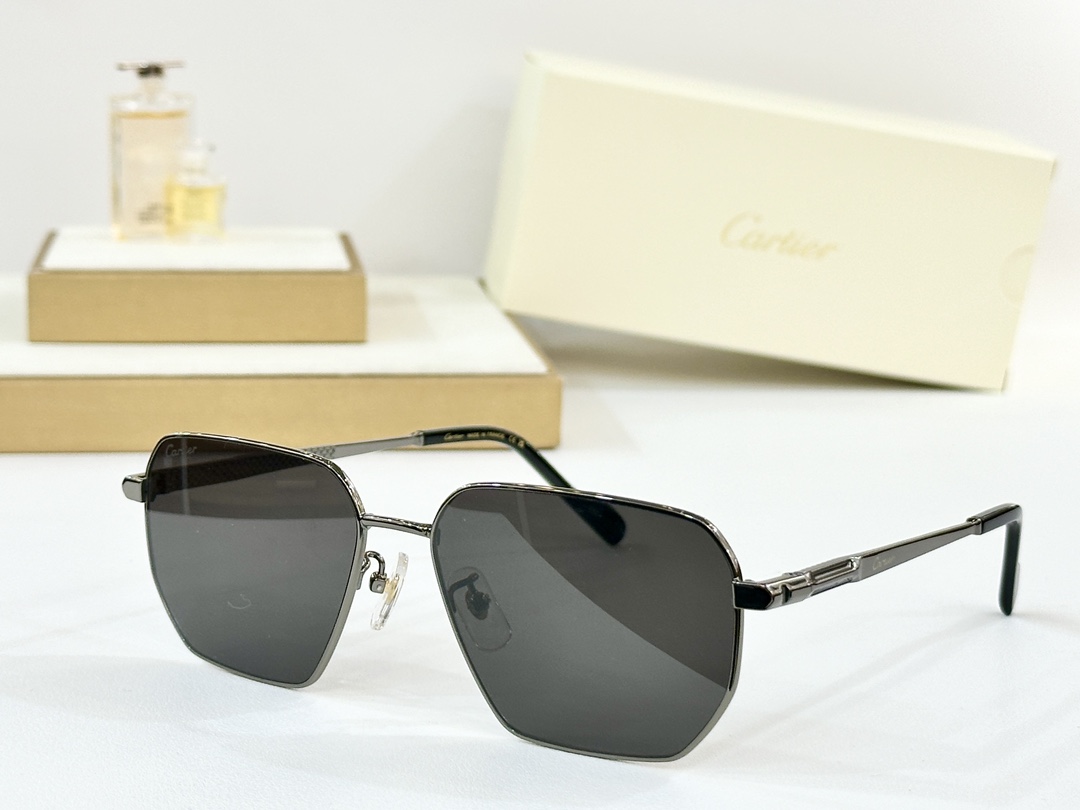  Cartier
MOD：CT0527S
Size：60口16-145
