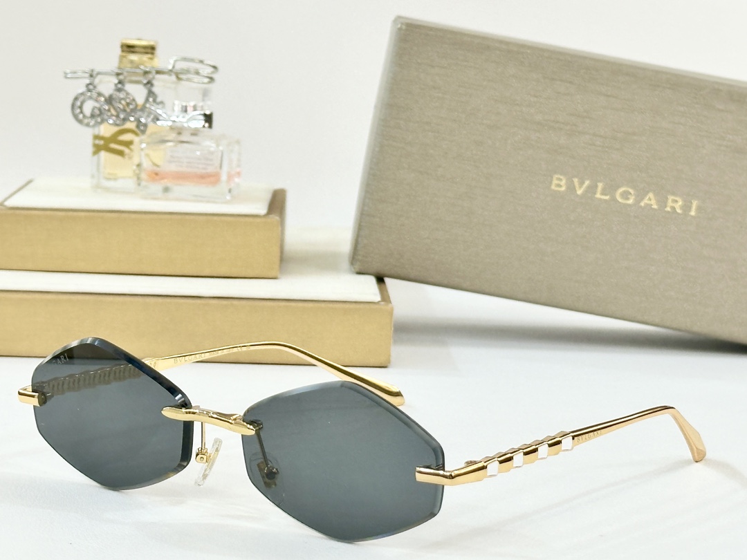  BVLGARI
MOD：BV40033U
Size：59口14-145
