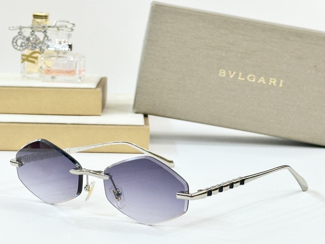  BVLGARI
MOD：BV40033U
Size：59口14-145
