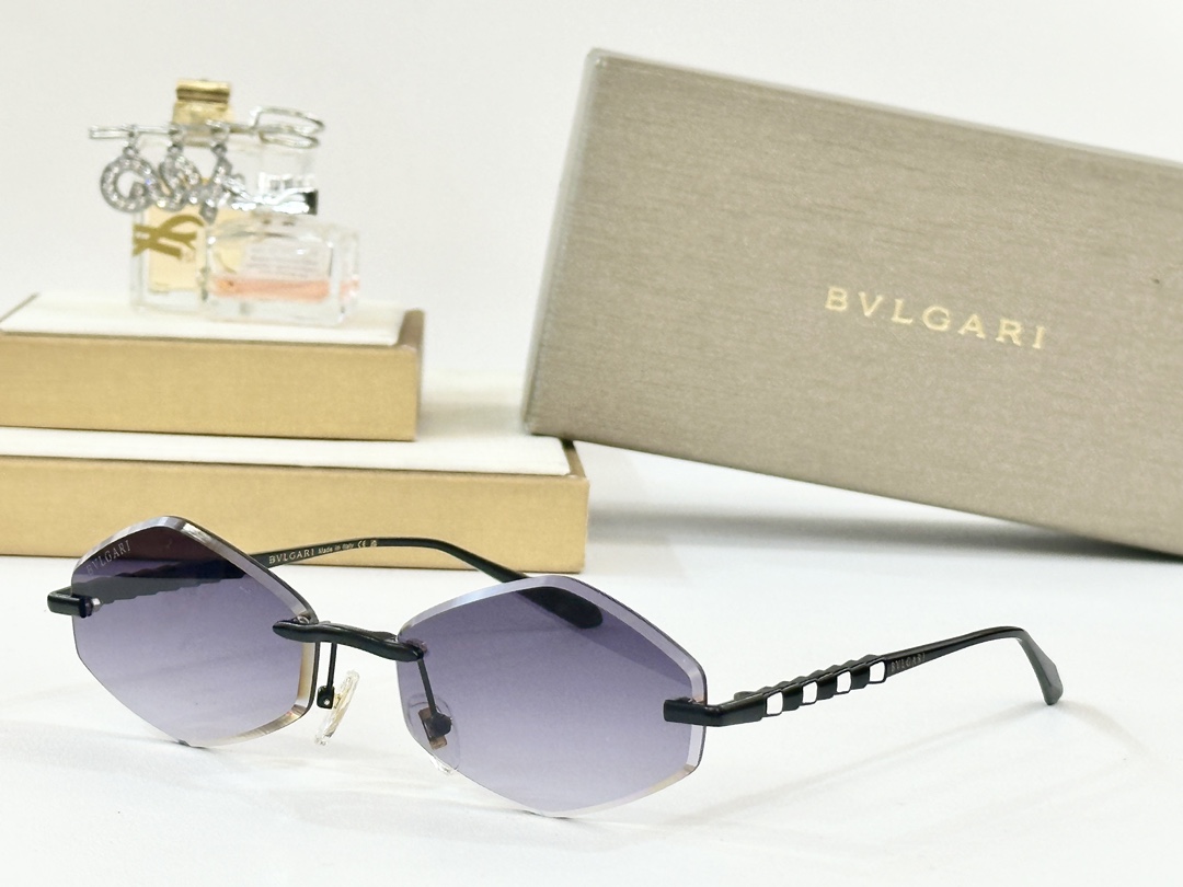  BVLGARI
MOD：BV40033U
Size：59口14-145
