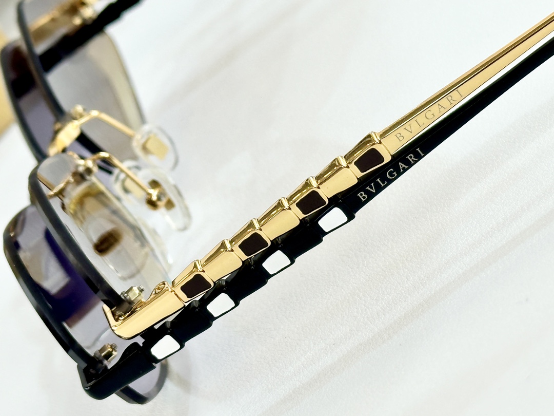  BVLGARI
MOD：BV40033U
Size：59口14-145

