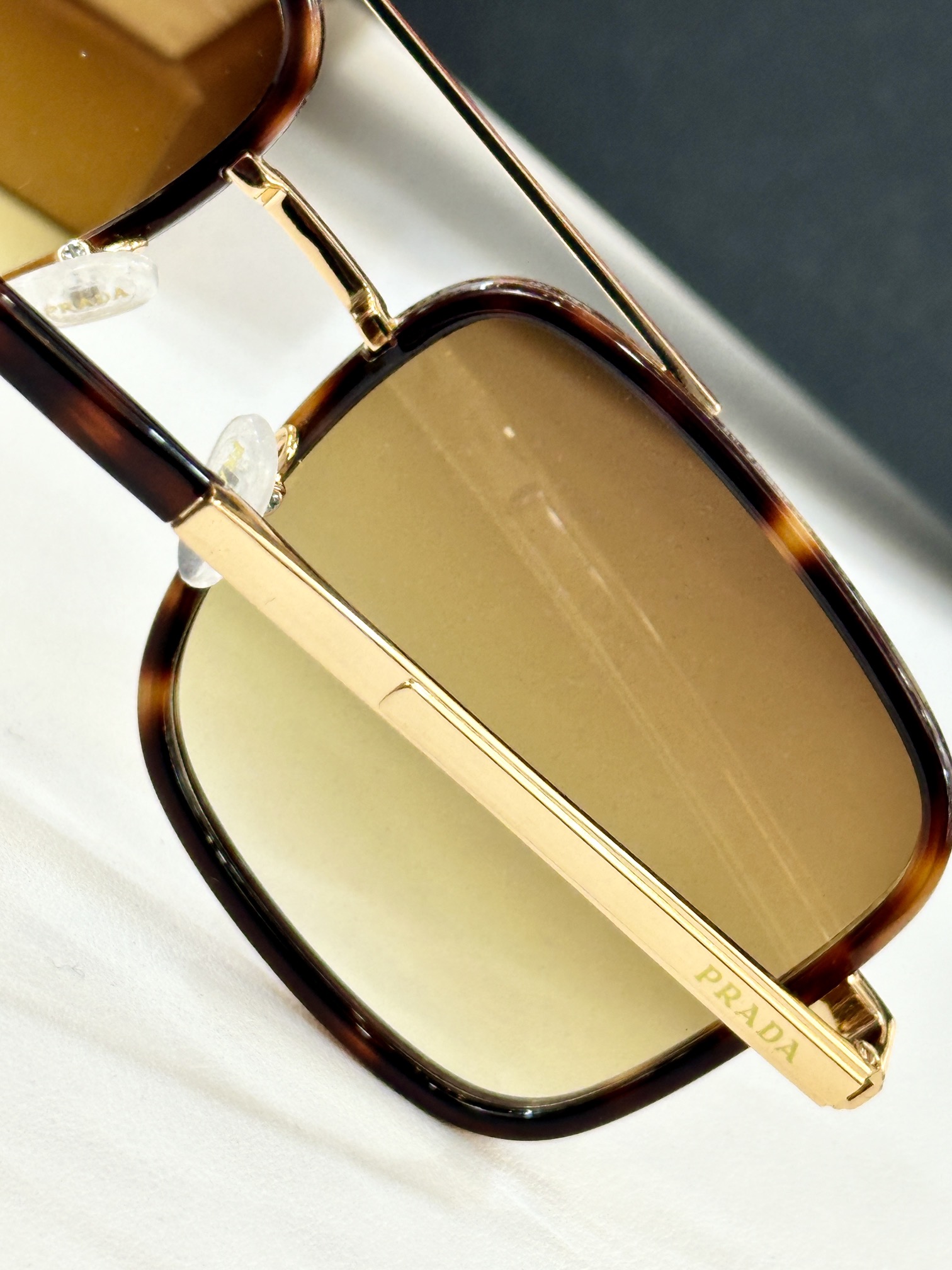  PRADA
MOD：PR 188VS
Size：57口20 145

