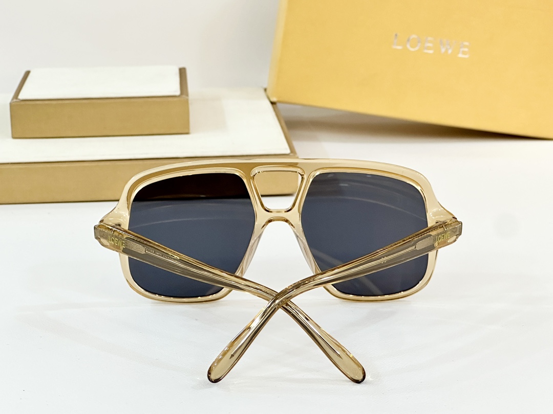  LOEW*
飞行员太阳镜。
MODEL：LW40161U
SIZE：54口14-140
