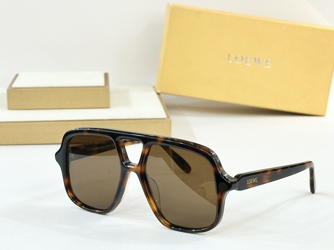  LOEW*
飞行员太阳镜。
MODEL：LW40161U
SIZE：54口14-140
