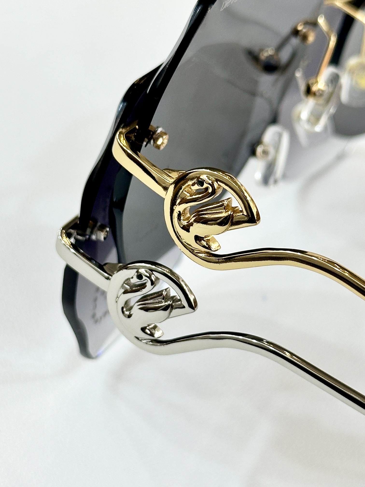  SWAROVSK*
MOD：SK3088
Size：60口17 140
