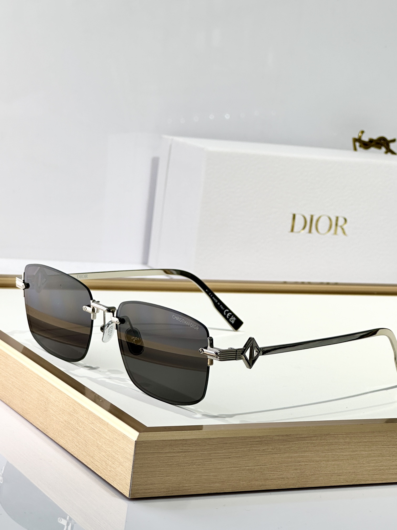  DIOR
MOD：CD Diamond S11U
Size：54口16 145
