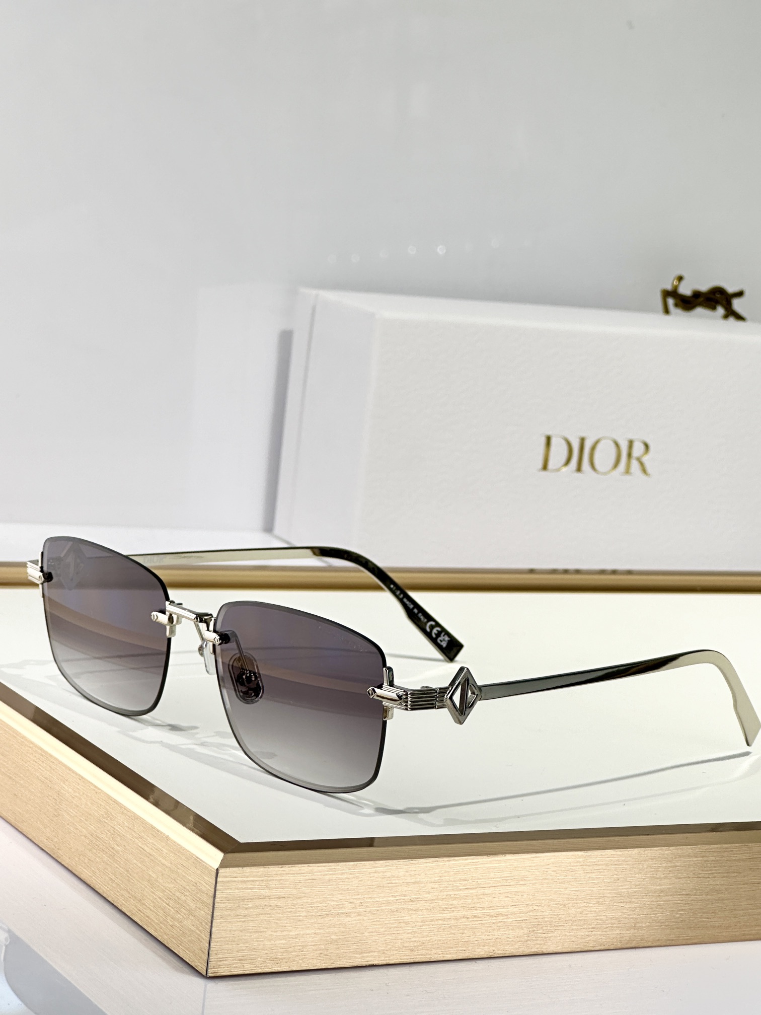  DIOR
MOD：CD Diamond S11U
Size：54口16 145
