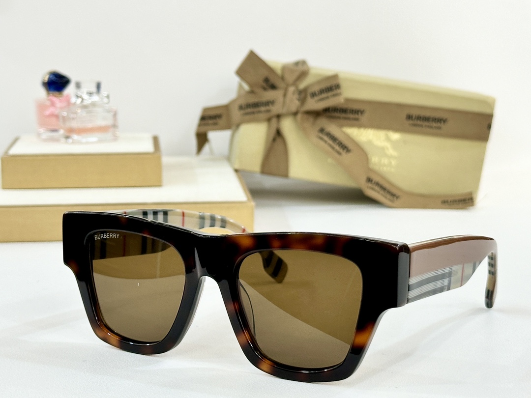 BURBERR*
MODEL：BE 4360
SIZE：60口16-145
