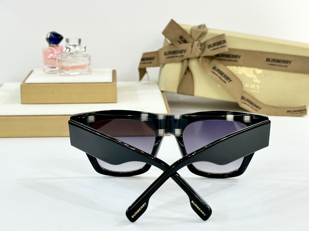  BURBERR*
MODEL：BE 4360
SIZE：60口16-145
