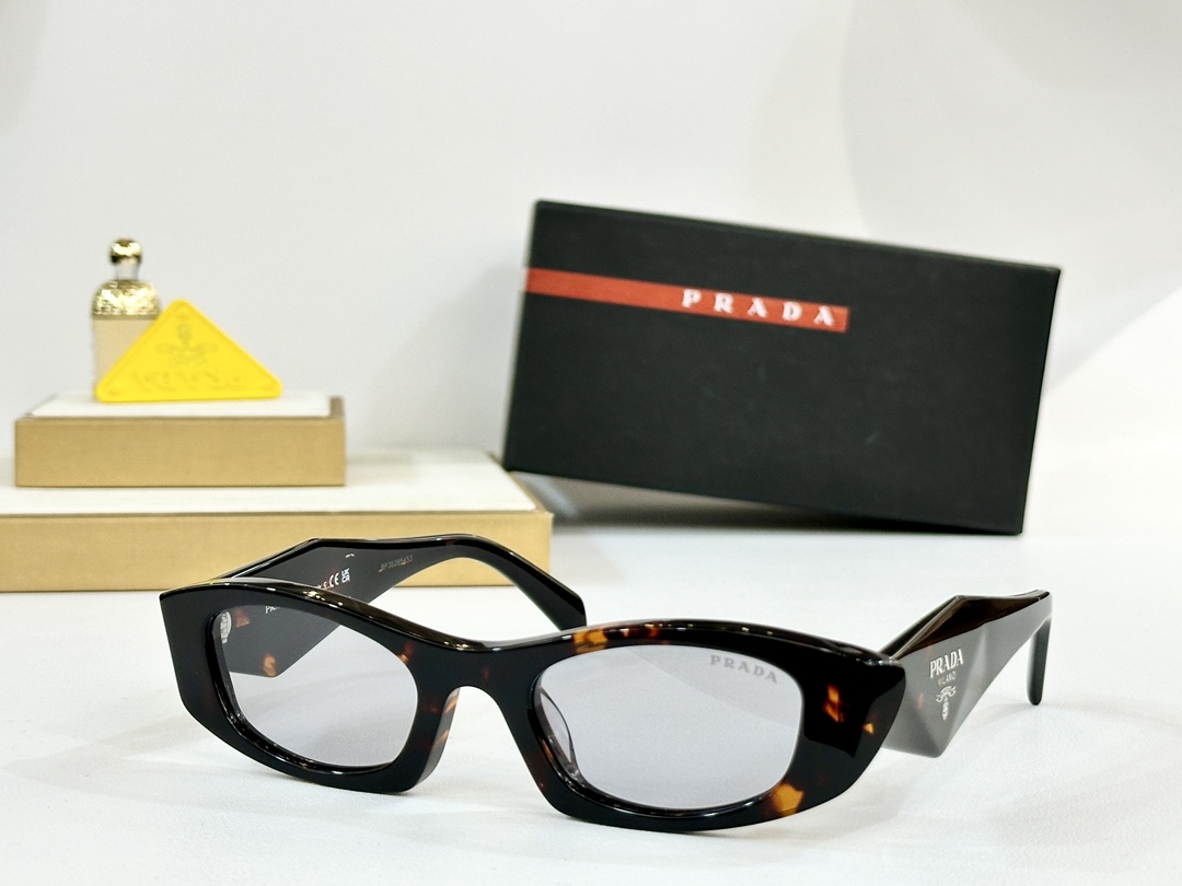  PRADA
MOD：OPR B16S
Size：50口21 145
