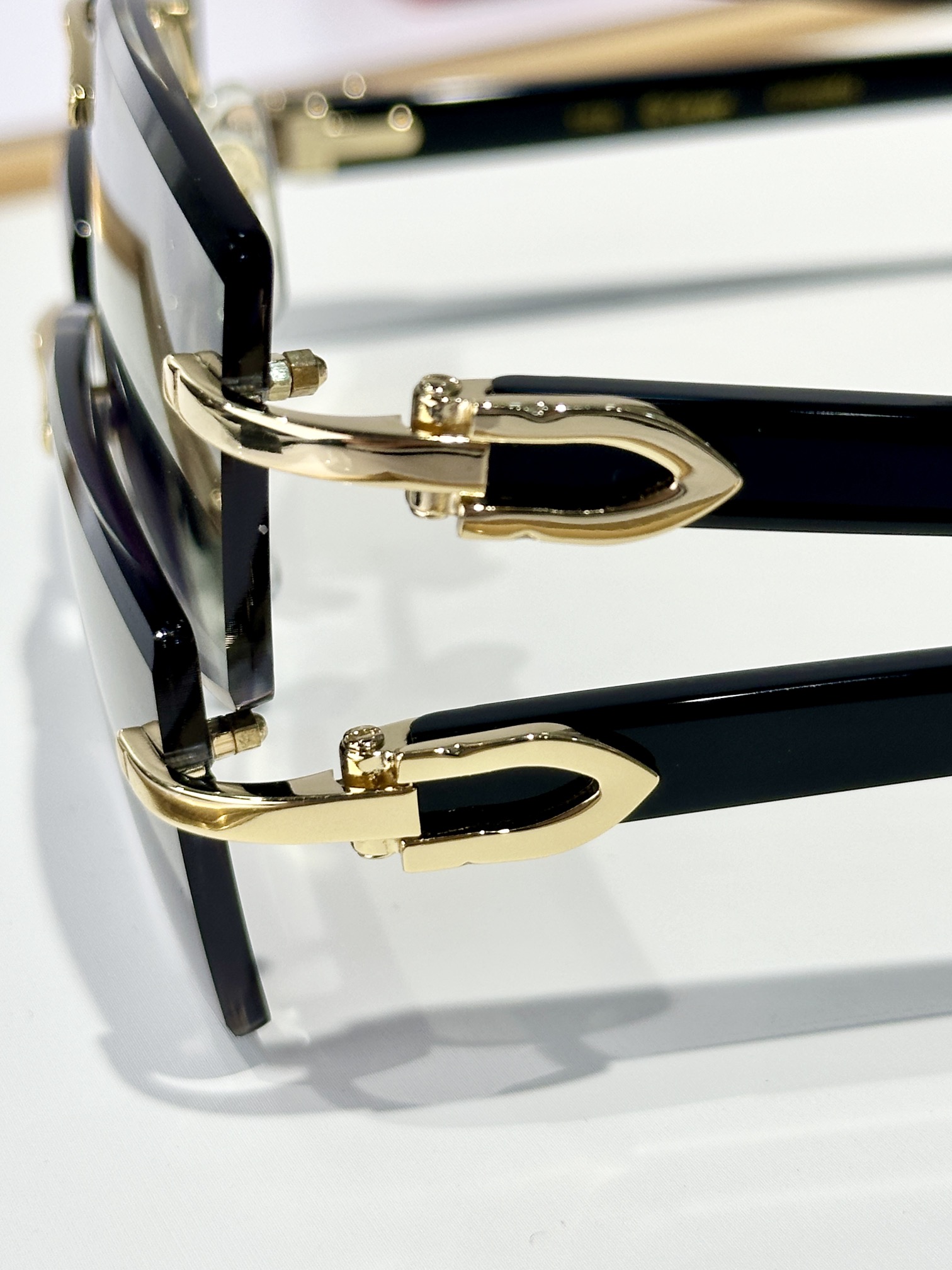  Cartier
MOD：CT0465S
Size：55口17 140b
