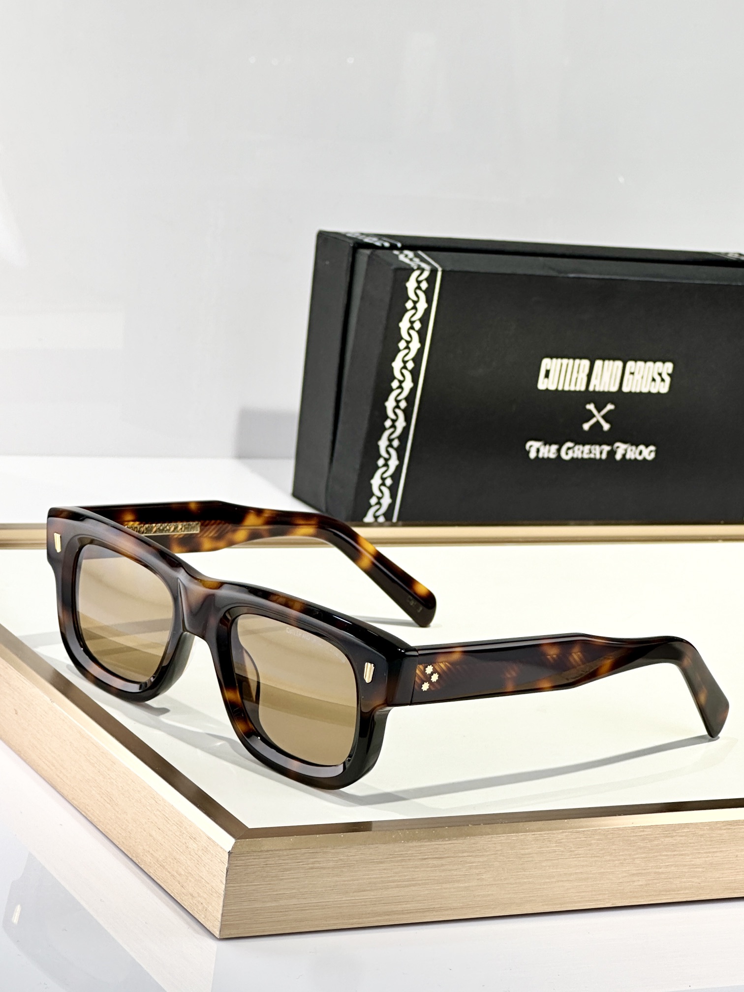  CUTLER ANO GROSS
老钱风意大利制造
handmade in Ltaly
MOD：CGS