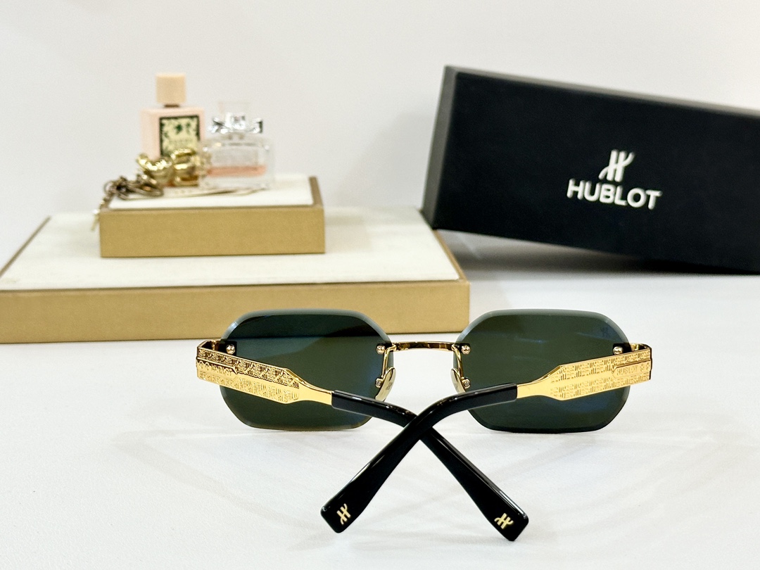 HUBLOT
MODEL H321 
SIZE：56口19-145
