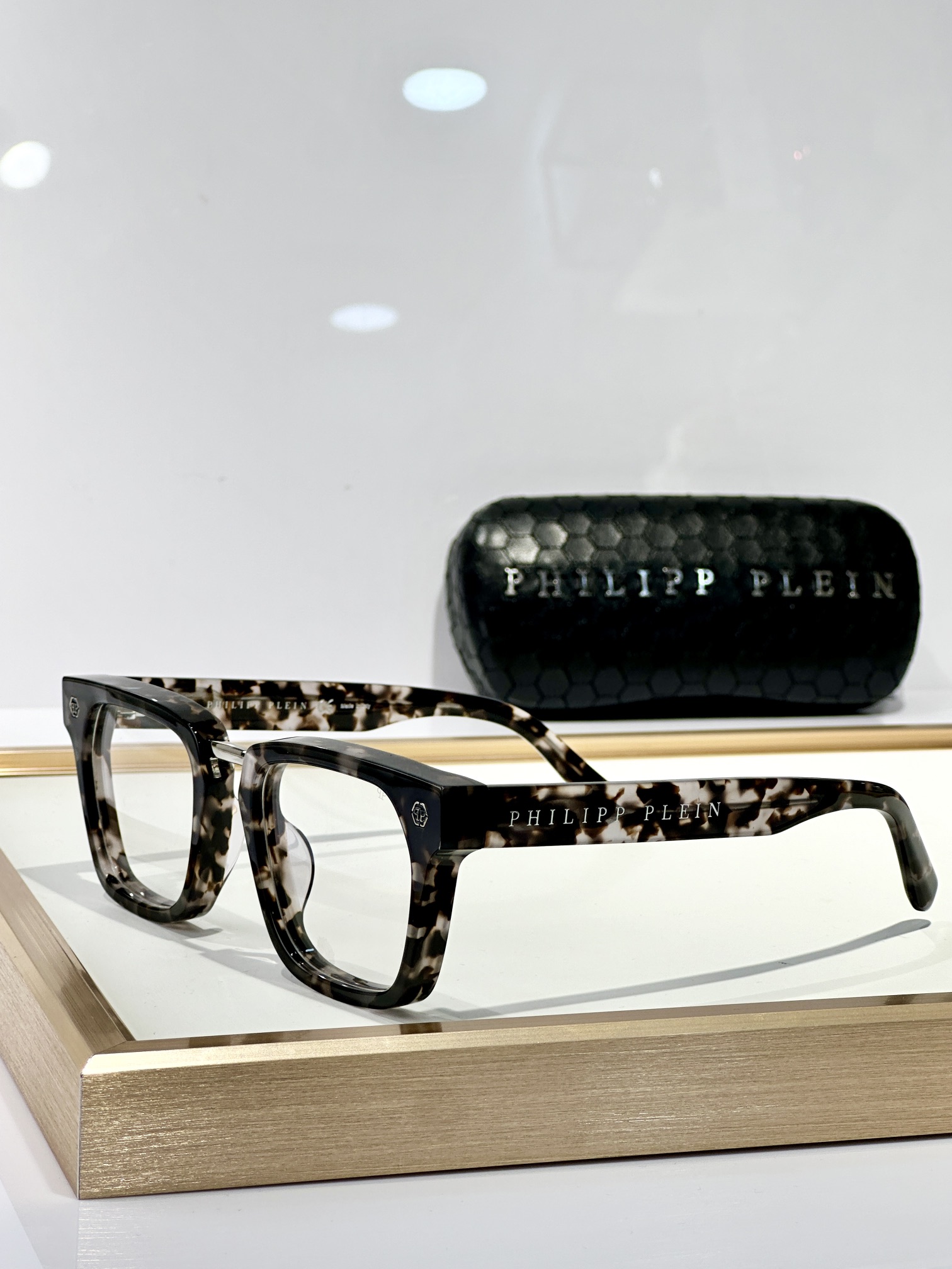  ￼ PhiliPPPlei*
MOD：VPWT
SIZE：51口21 145
