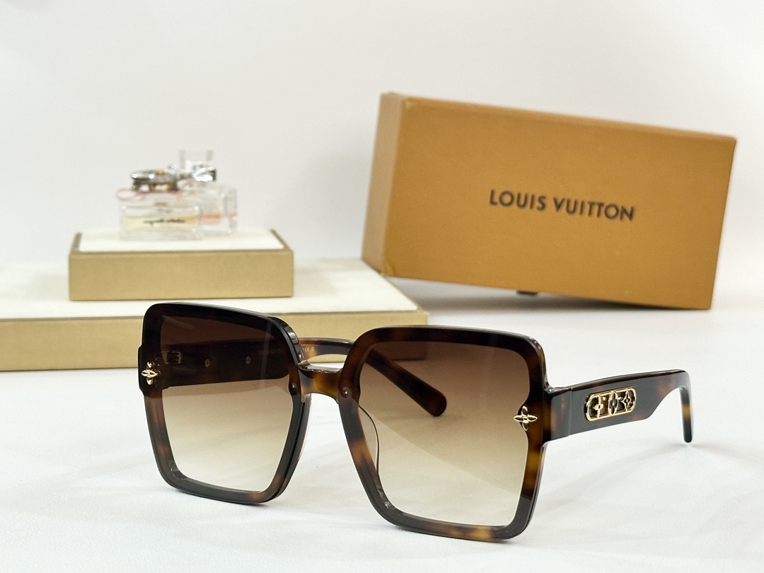  Louisvuitto* 
Model ：Z1871
Size ：62□12-145

