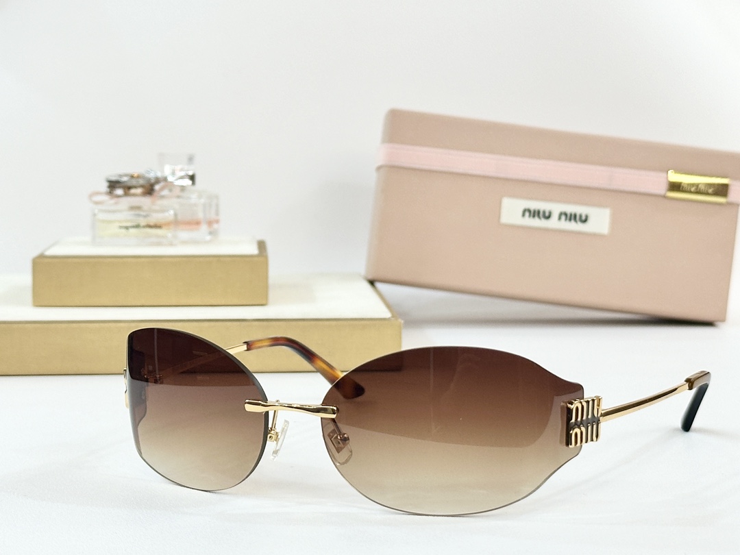  MIU MIU
MOD：Smu68w
Size：61口16-130

