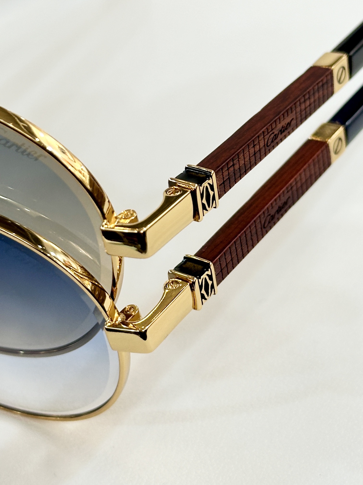  Cartier
MOD：CT0490S
Size：57口19 145
