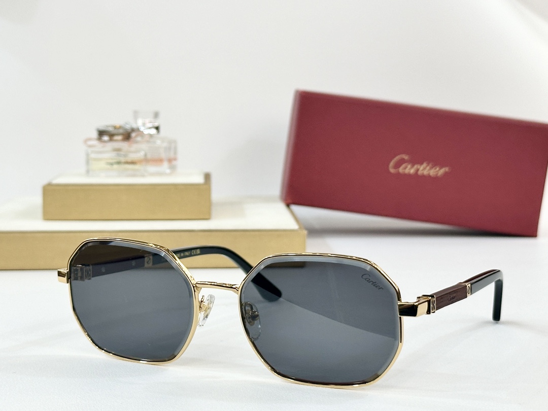  Cartier
MOD：CT0492S
Size：60口19 145
