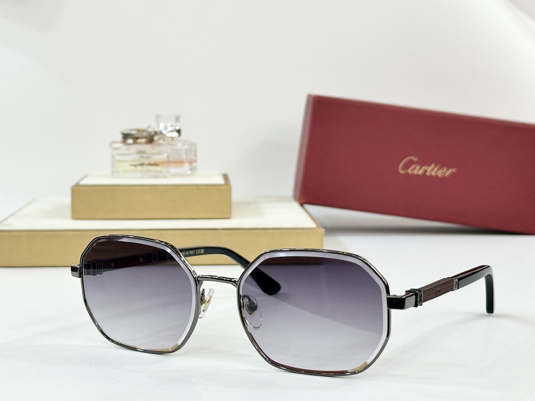  Cartier
MOD：CT0492S
Size：60口19 145

