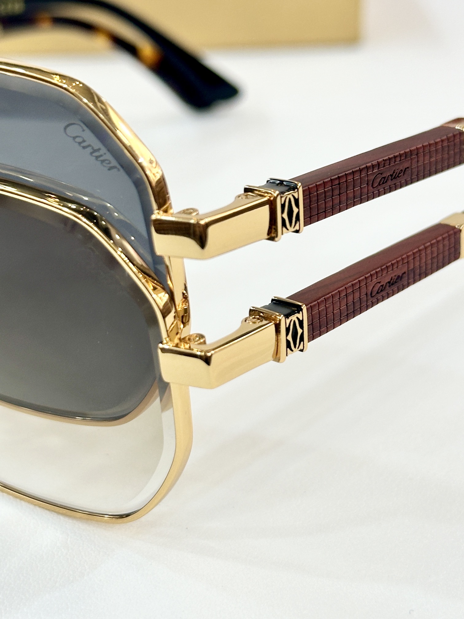  Cartier
MOD：CT0492S
Size：60口19 145

