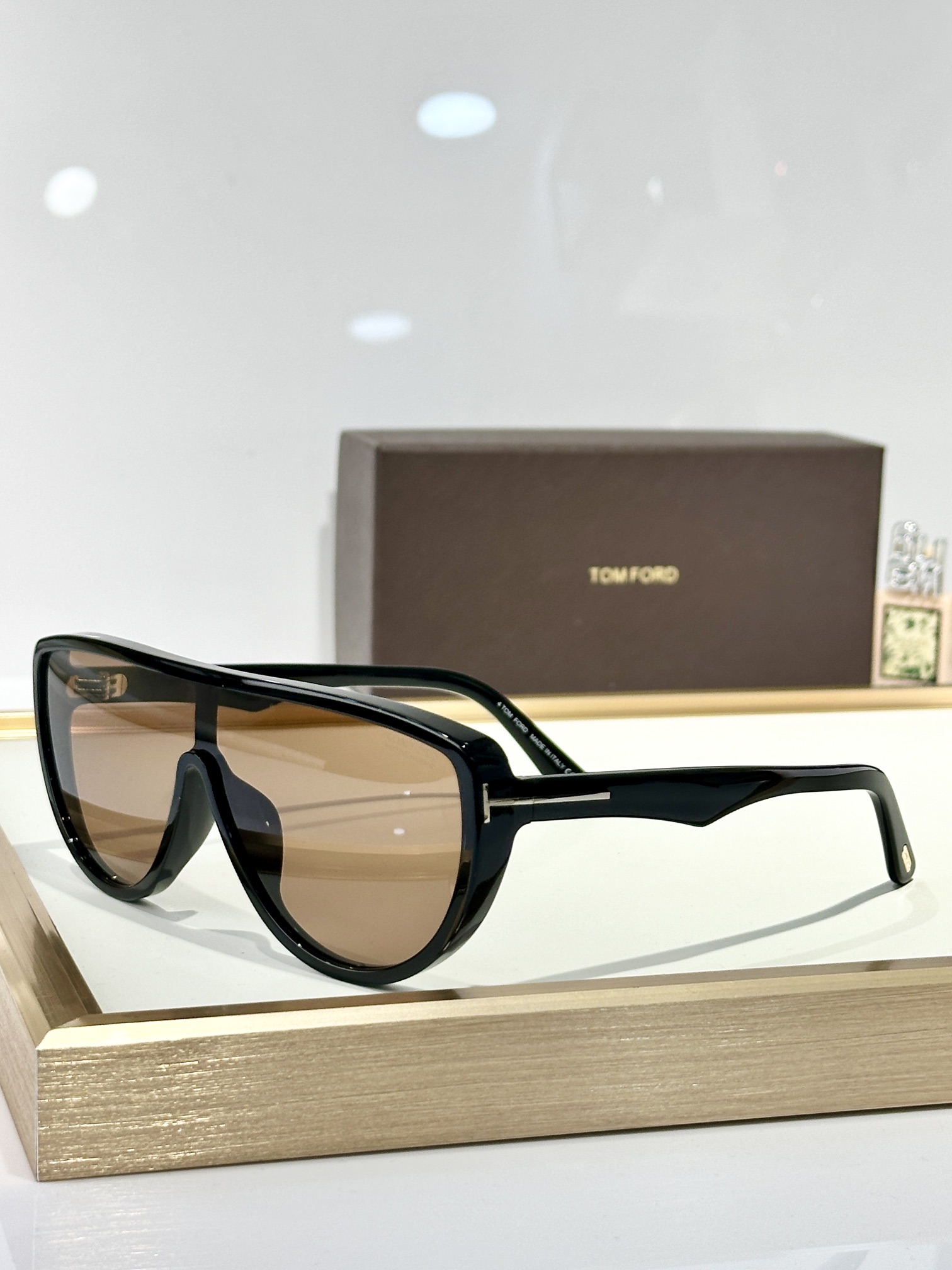   𝑻𝒐𝒎 𝑭𝒐𝒓𝒅
MOD：FT1182
size：141口0-145
