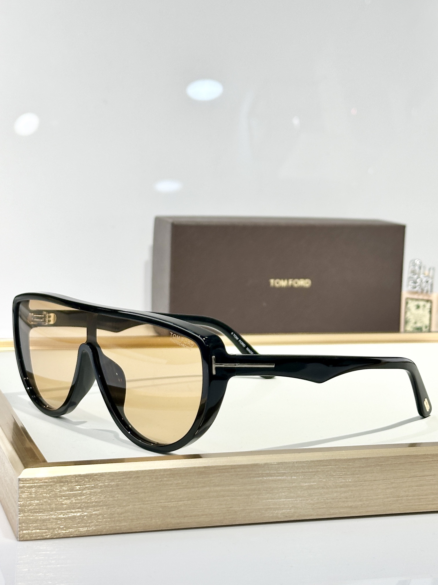   𝑻𝒐𝒎 𝑭𝒐𝒓𝒅
MOD：FT1182
size：141口0-145
