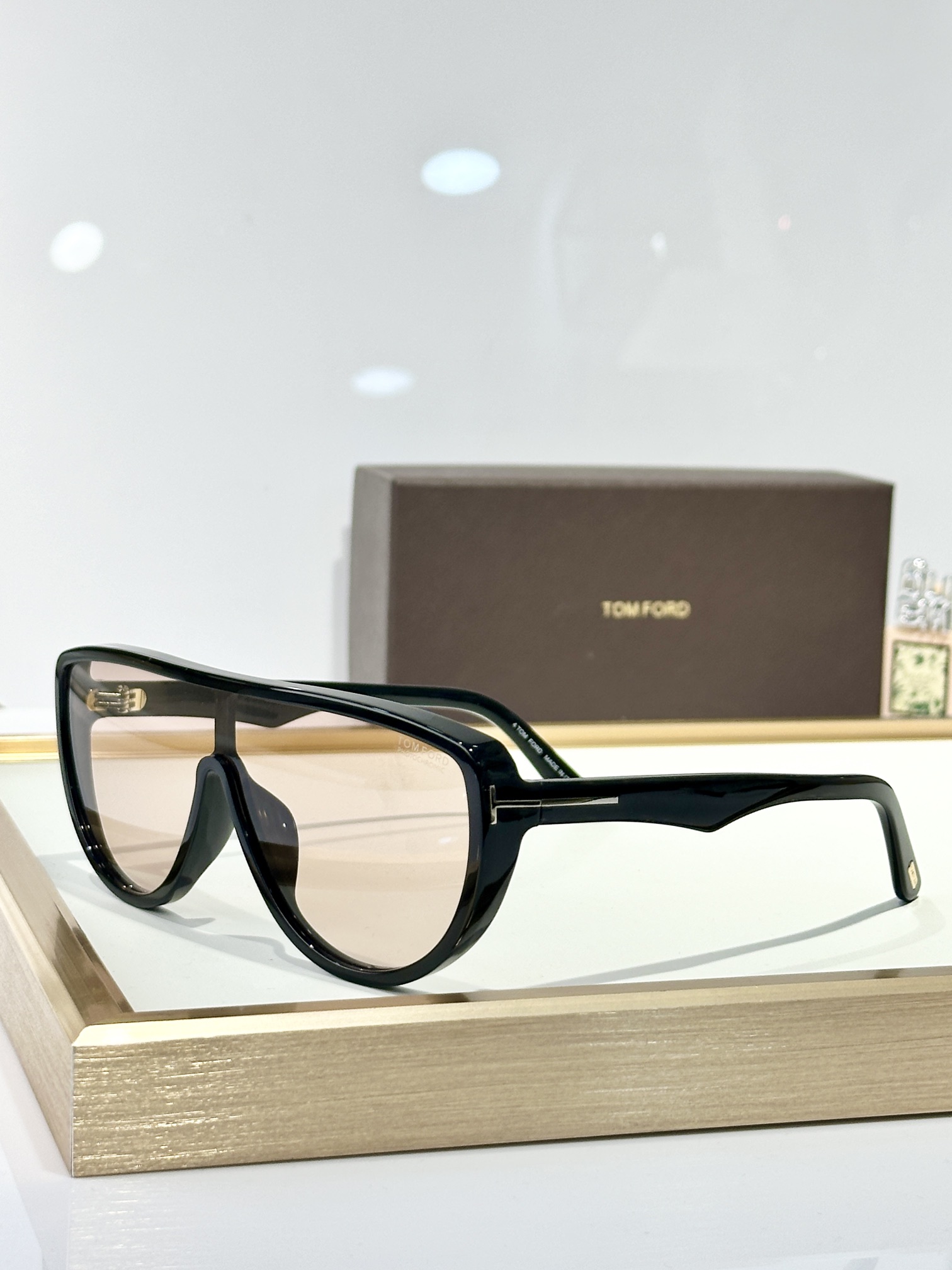   𝑻𝒐𝒎 𝑭𝒐𝒓𝒅
MOD：FT1182
size：141口0-145

