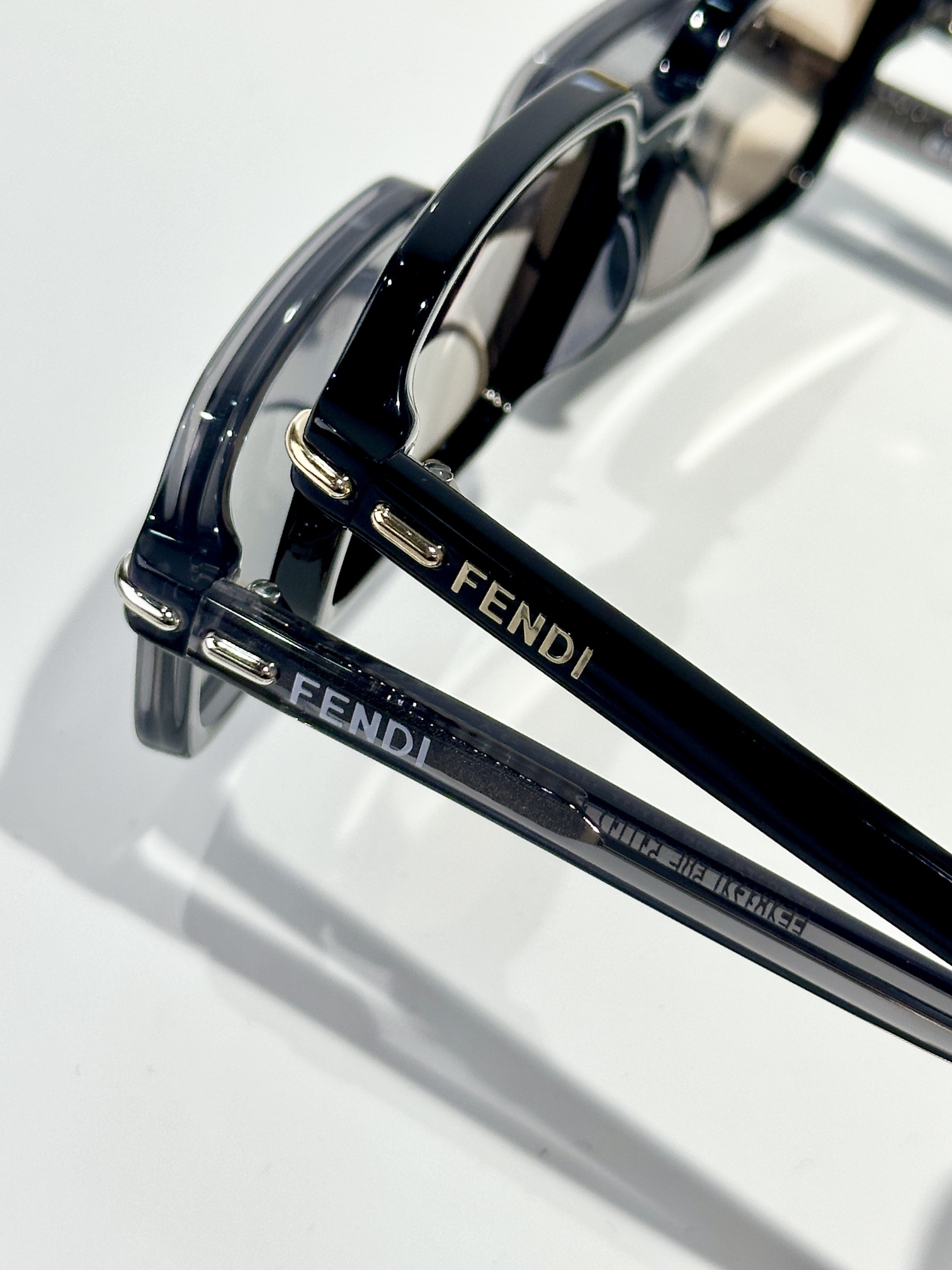  FENDI
MOD：FE40174I
Size：51口17 140
