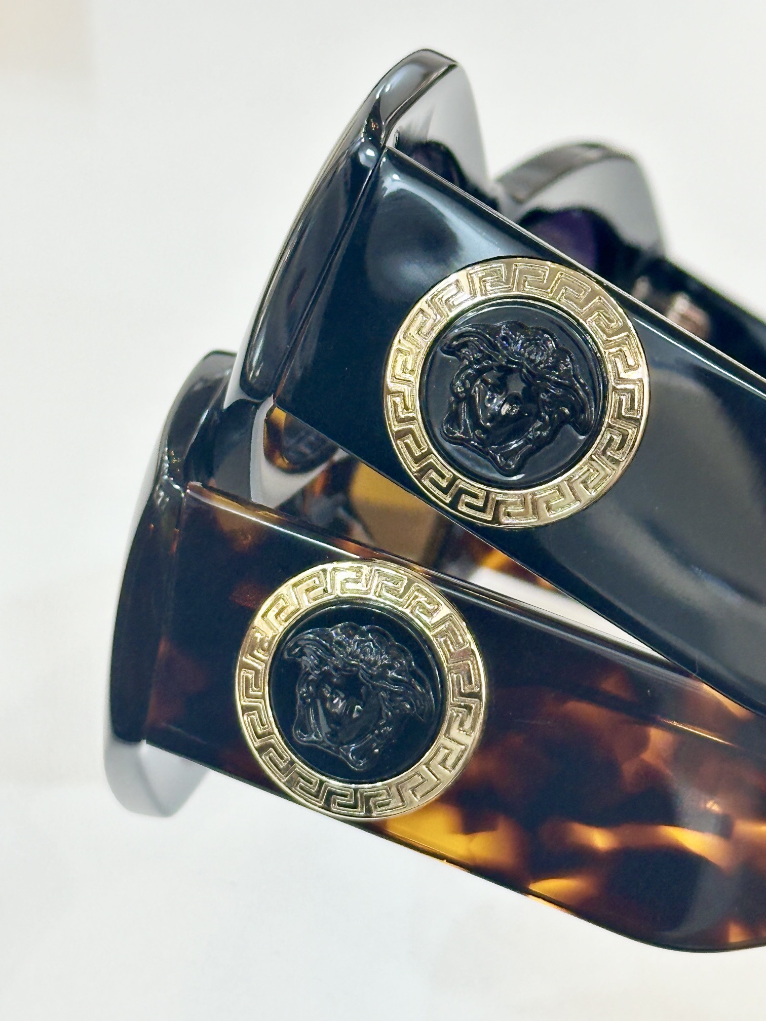  𝙑𝙀𝙍𝙎𝘼𝘾𝙀
MOD VE422/E
Size：51口21 145

