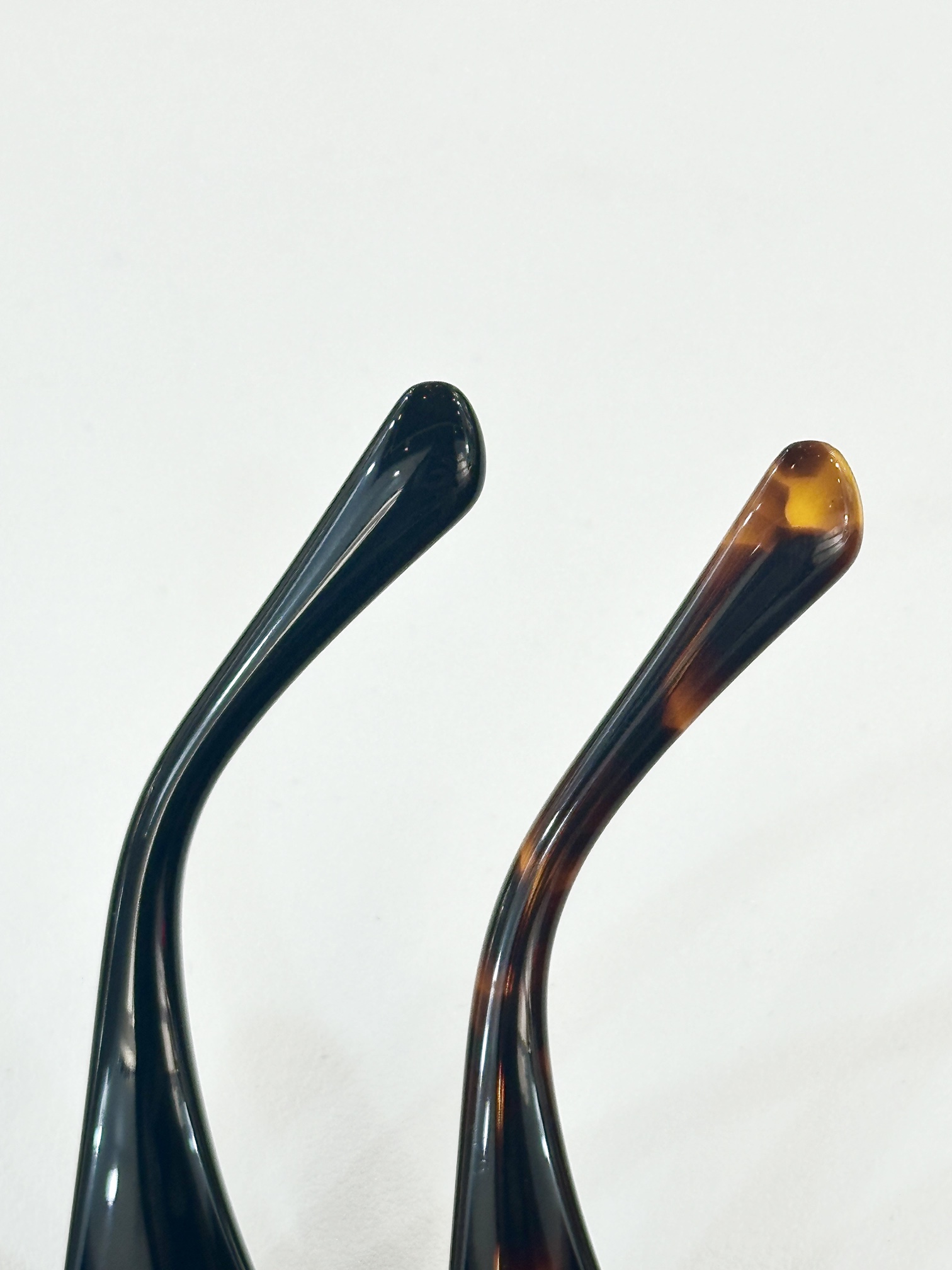  𝙑𝙀𝙍𝙎𝘼𝘾𝙀
MOD VE422/E
Size：51口21 145

