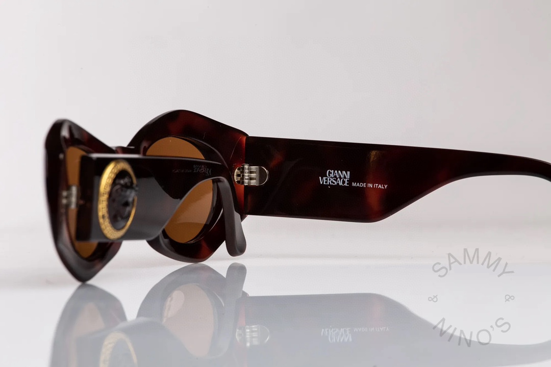  𝙑𝙀𝙍𝙎𝘼𝘾𝙀
MOD VE422/E
Size：51口21 145
