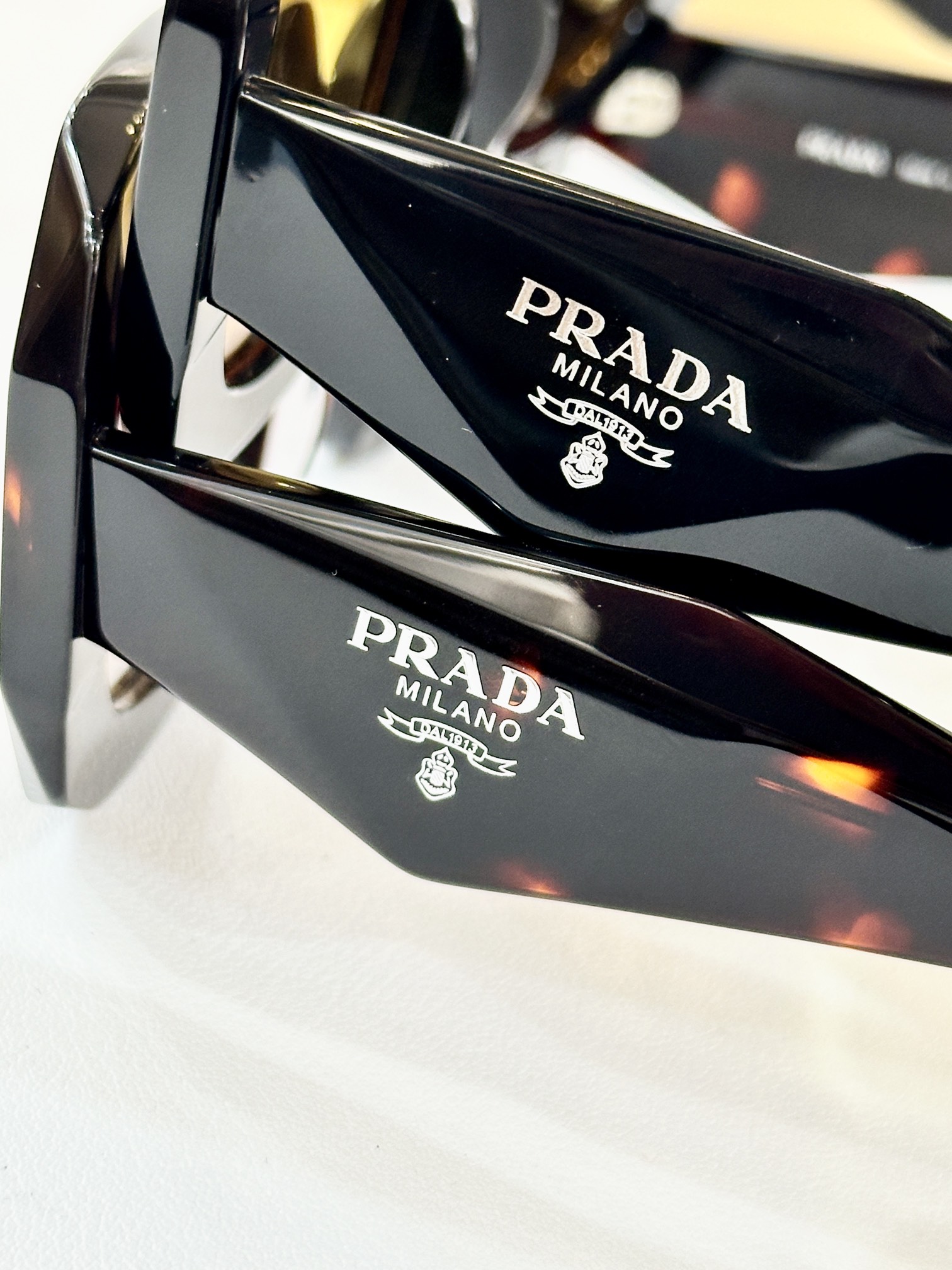  PRADA
MOD：OPR B23S
Size：54口20 145
