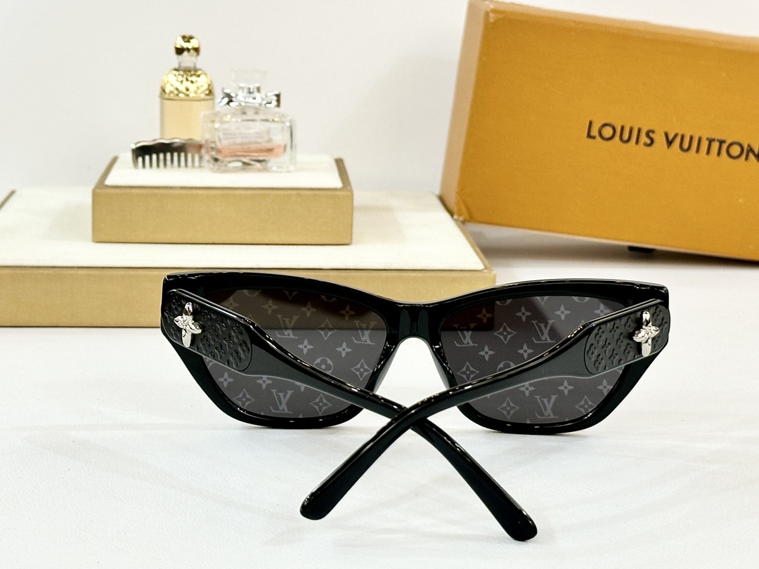  LOUIS VUITTON
MOD：Z2003U
Size：57口15 145

