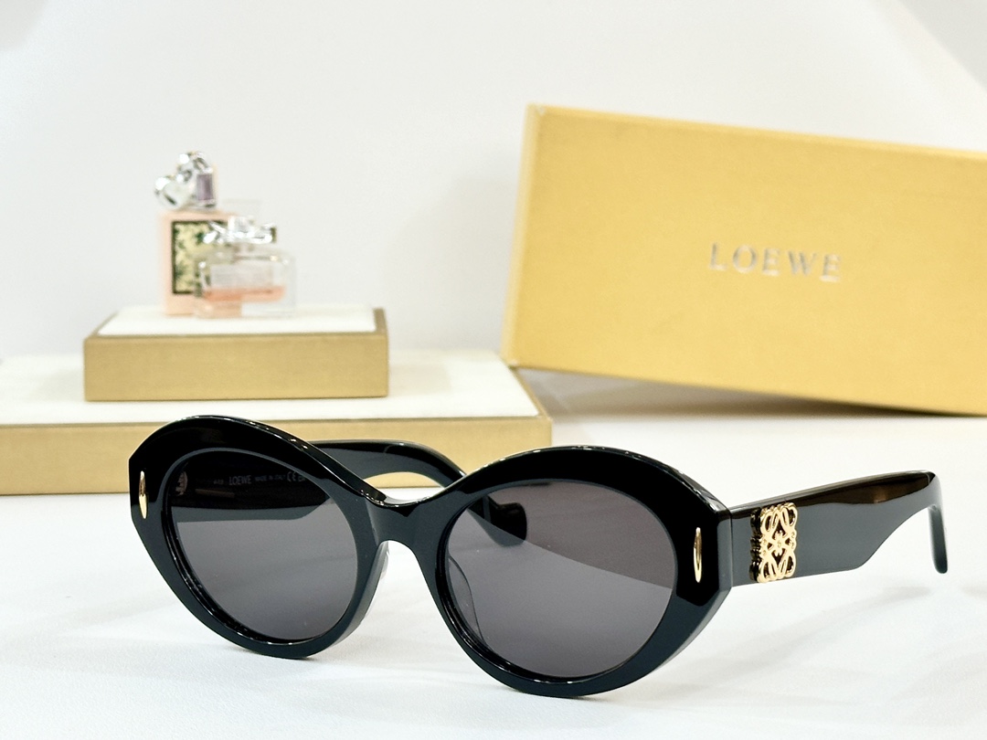 。LOEWE
MOD：LW50090I
Size：52口18 140
