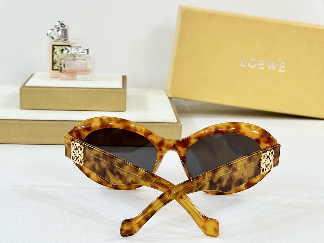 。LOEWE
MOD：LW50090I
Size：52口18 140
