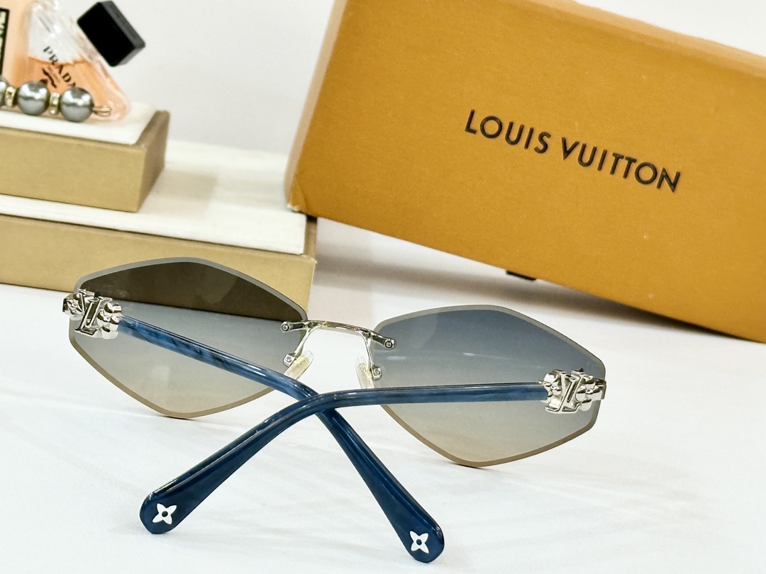  LOUIS VUITTO*
MODEL：Z24601
SIZE：63口17-145
