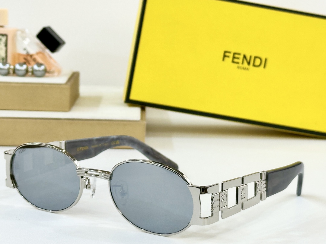  FENDI
MOD：SL 7076
Size：55口20 145
