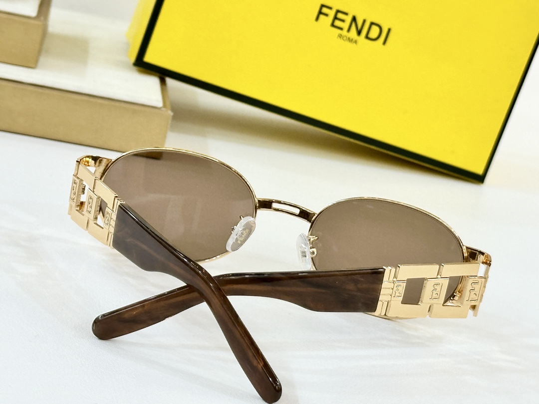  FENDI
MOD：SL 7076
Size：55口20 145
