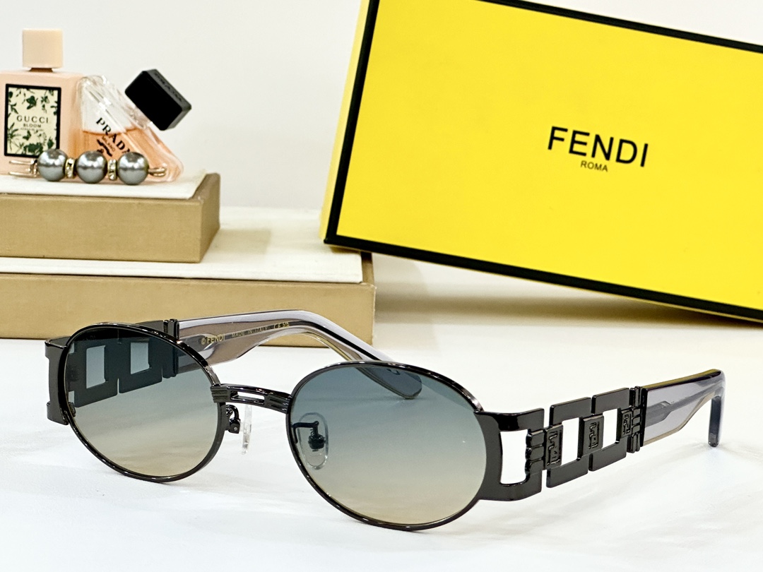  FENDI
MOD：SL 7076
Size：55口20 145
