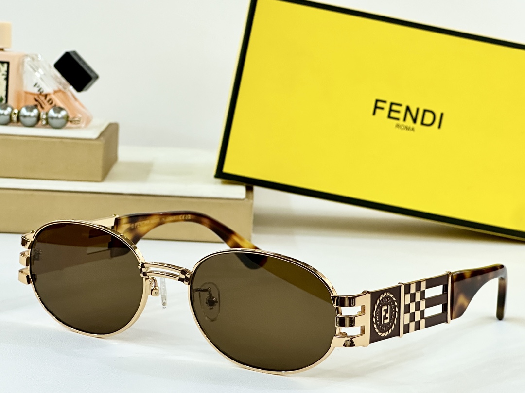  FENDI
MOD：SL 7078
Size：55口19 145
