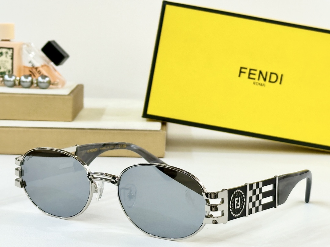  FENDI
MOD：SL 7078
Size：55口19 145
