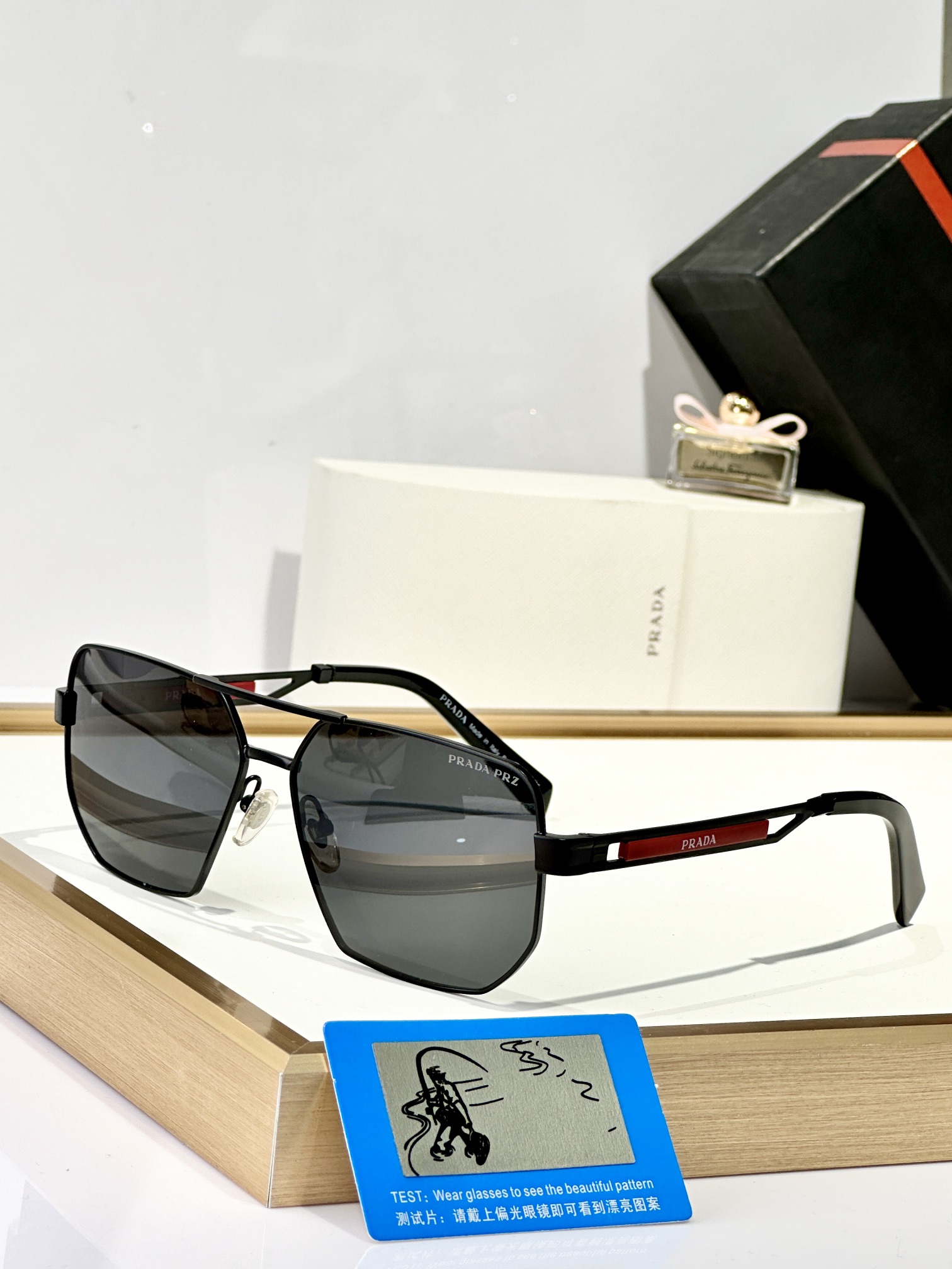 。PRADA
MOD：OPS51ZS
Size：59口14-145
