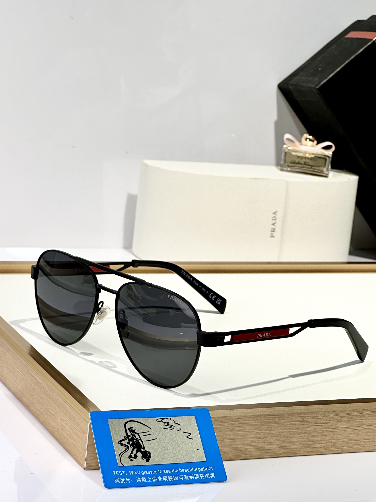  PRADA
MOD：OPS51ZSQ
Size：57口17-145
