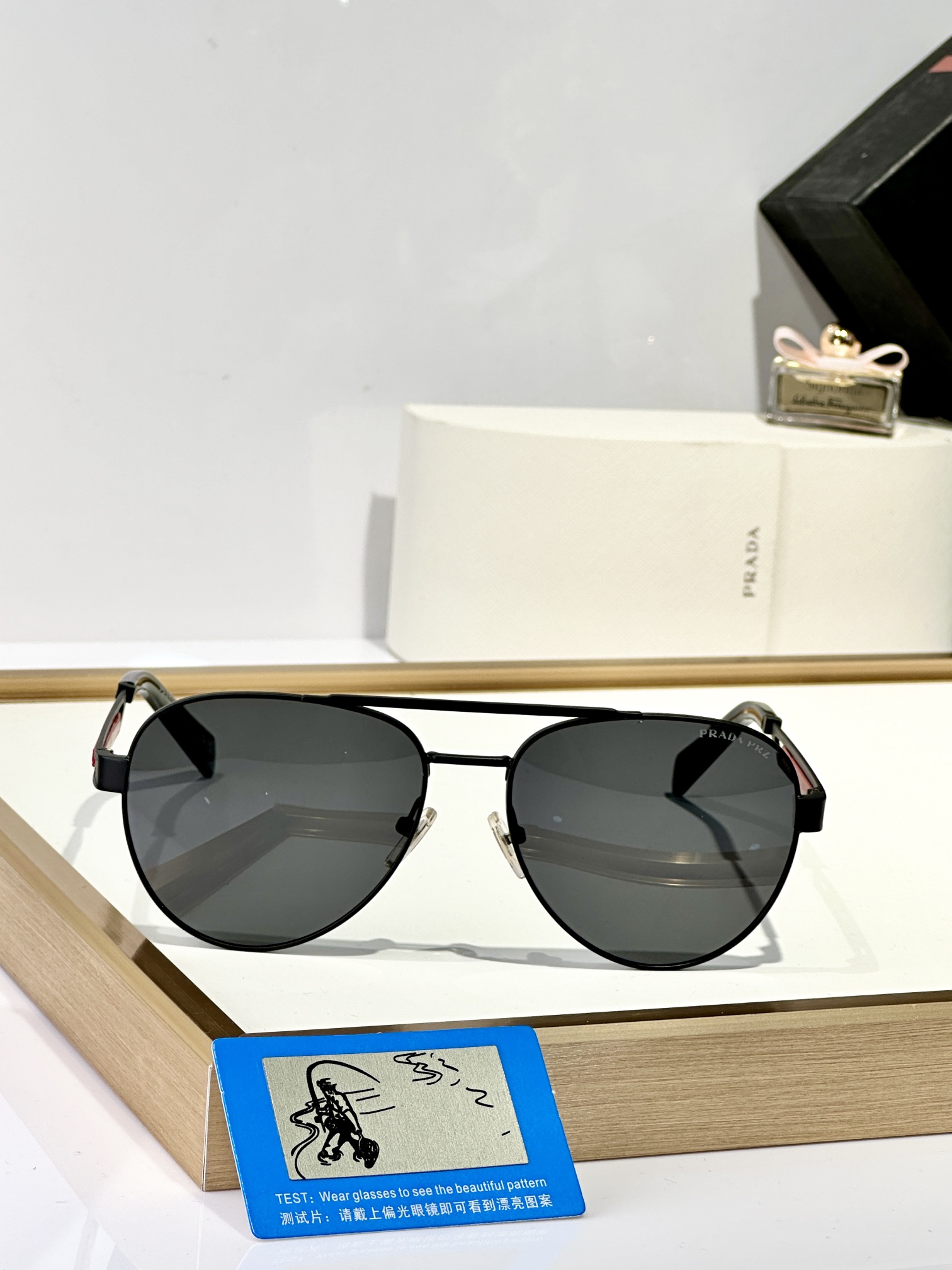  PRADA
MOD：OPS51ZSQ
Size：57口17-145

