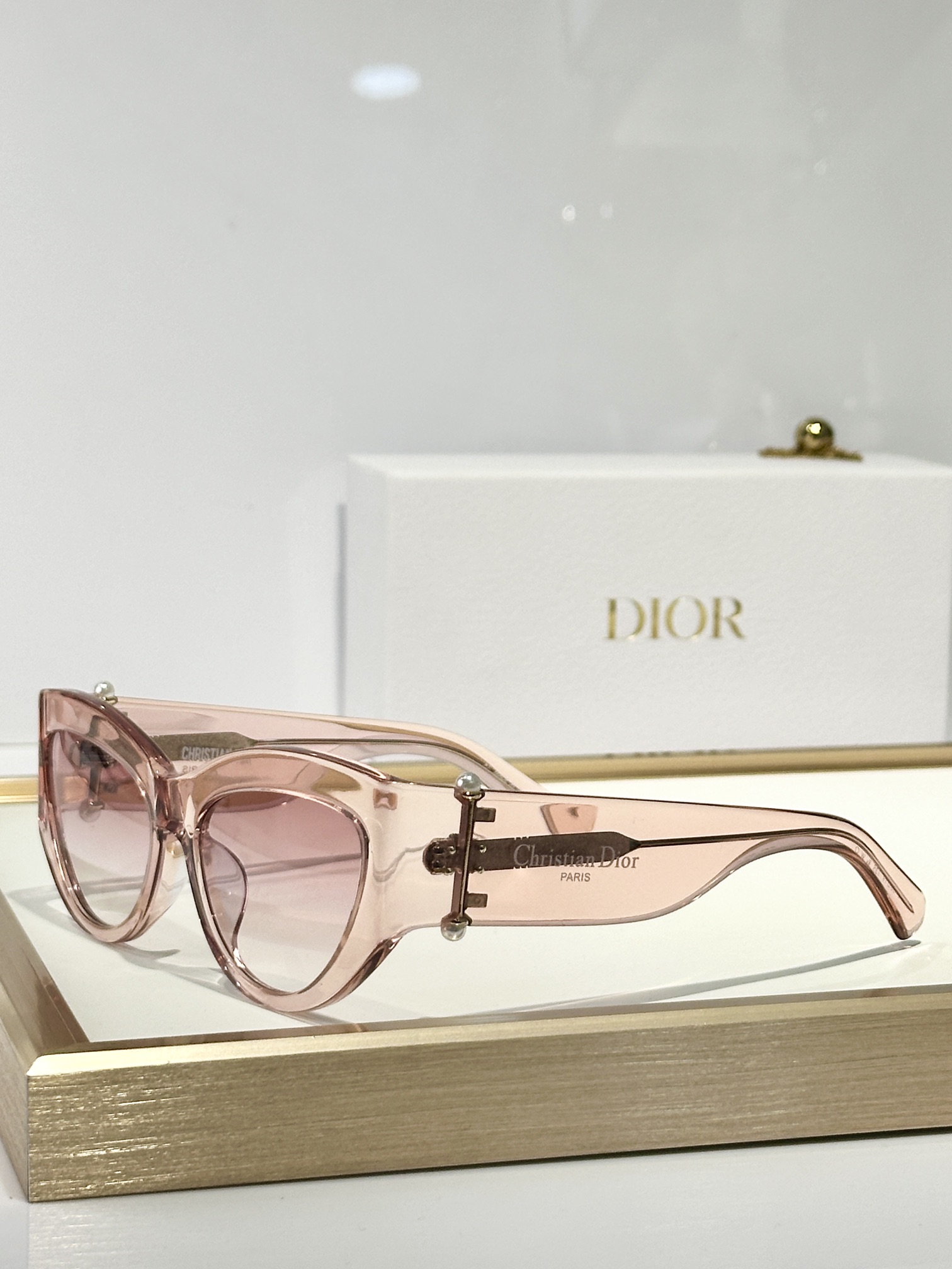  DIOR
Diortribales B1F
Size：56口19 135
