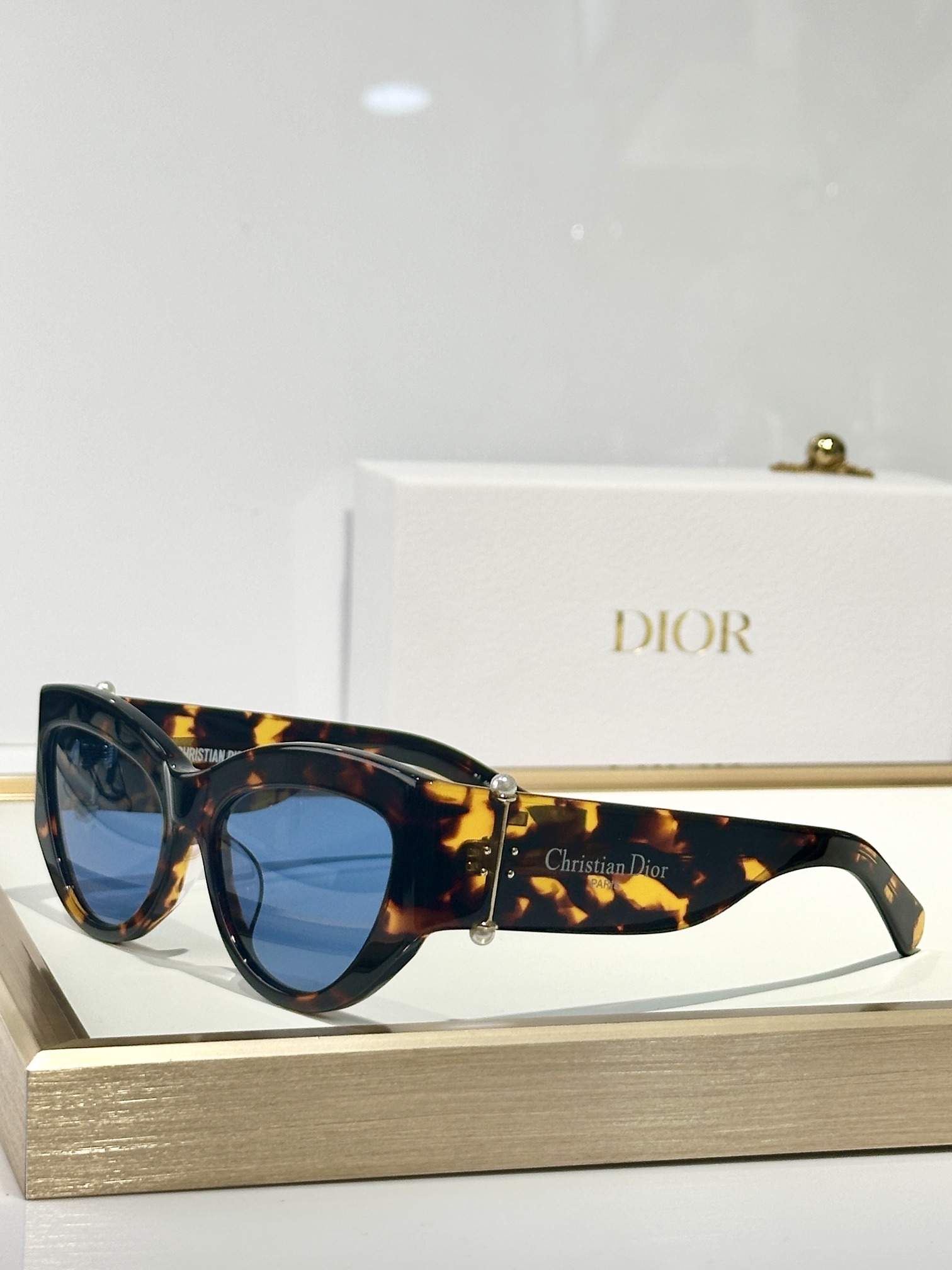  DIOR
Diortribales B1F
Size：56口19 135
