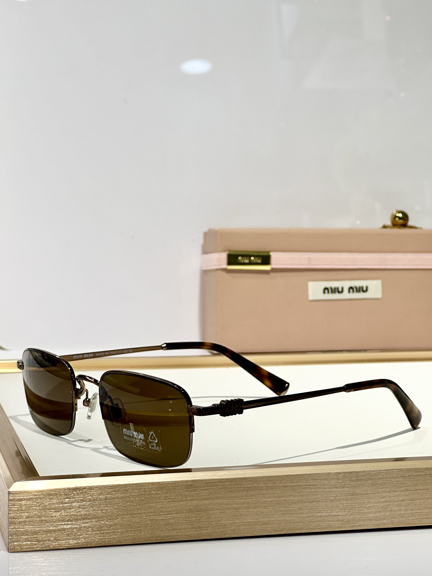  MIU M*
MODELMUA52WV
SIZE：55口22-140

