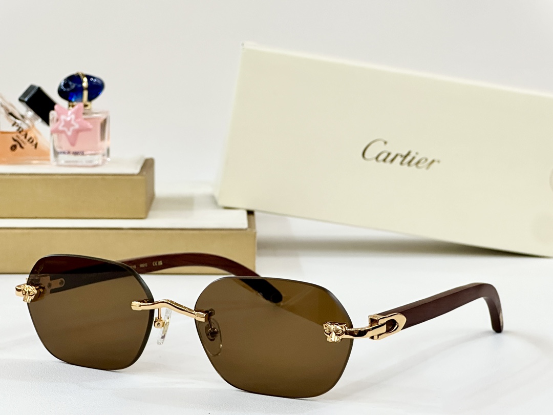  Cartier
MOD：CT0611S
Size：60口18 143
