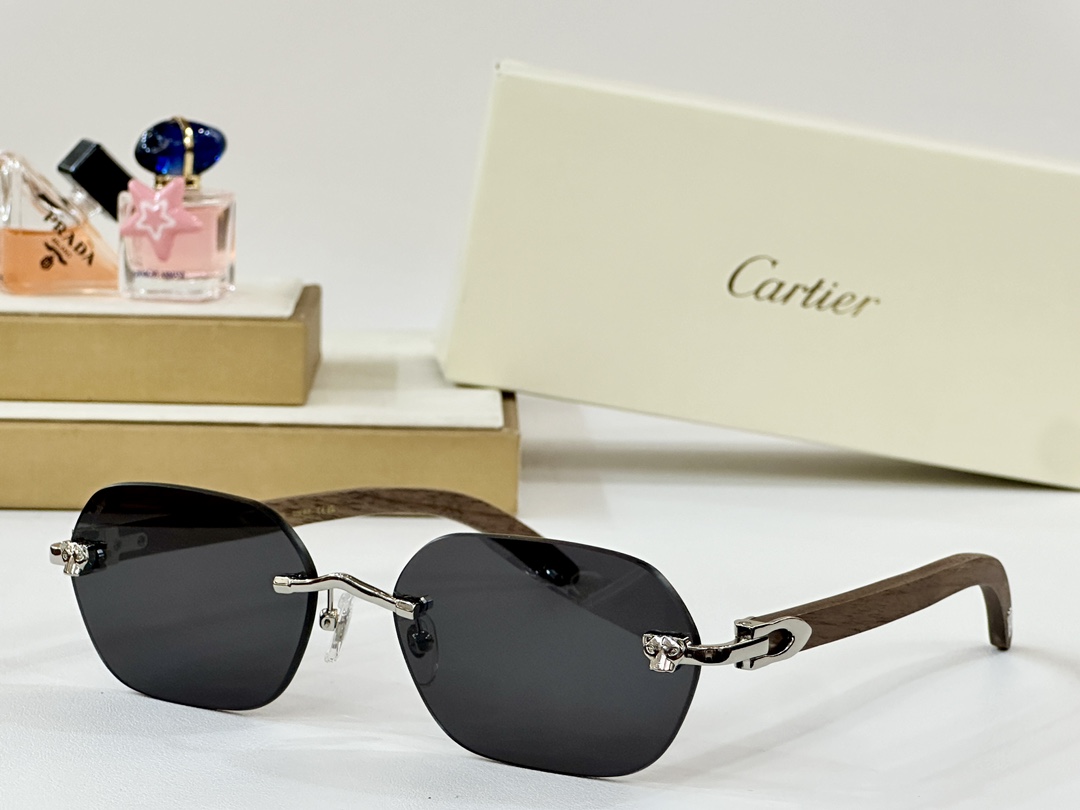  Cartier
MOD：CT0611S
Size：60口18 143
