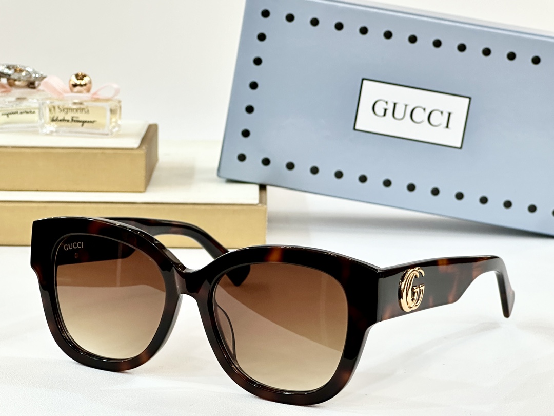  CUCCI
MOD：GG1550SK
Size：54口18 145
